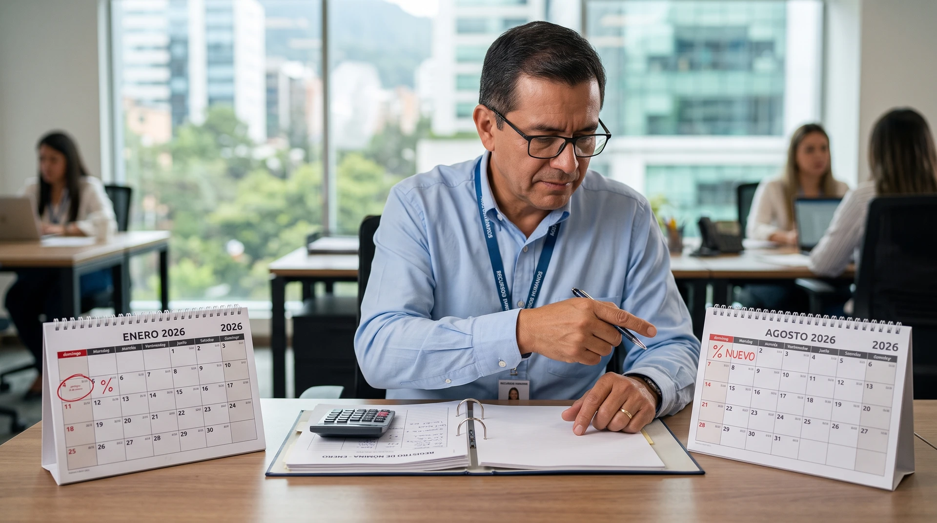 Responsable de nómina calculando pagos erróneos por un domingo trabajado en enero 2026 usando porcentaje de agosto.